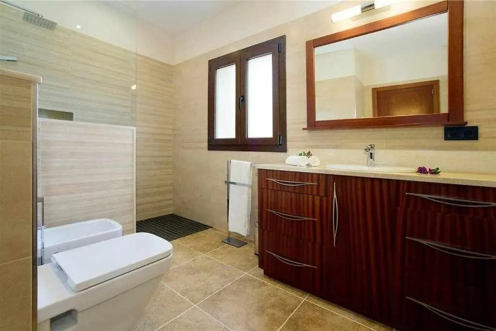 Finca Sa Pletassa 8 Pax Wifi Piscina Jardin Bbq S'Horta Spain