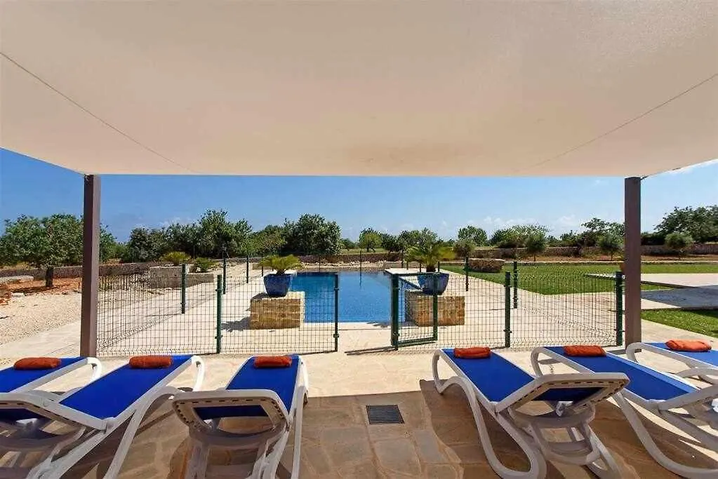 Chalet Finca Sa Pletassa 8 Pax Wifi Piscina Jardin Bbq S'Horta Spain