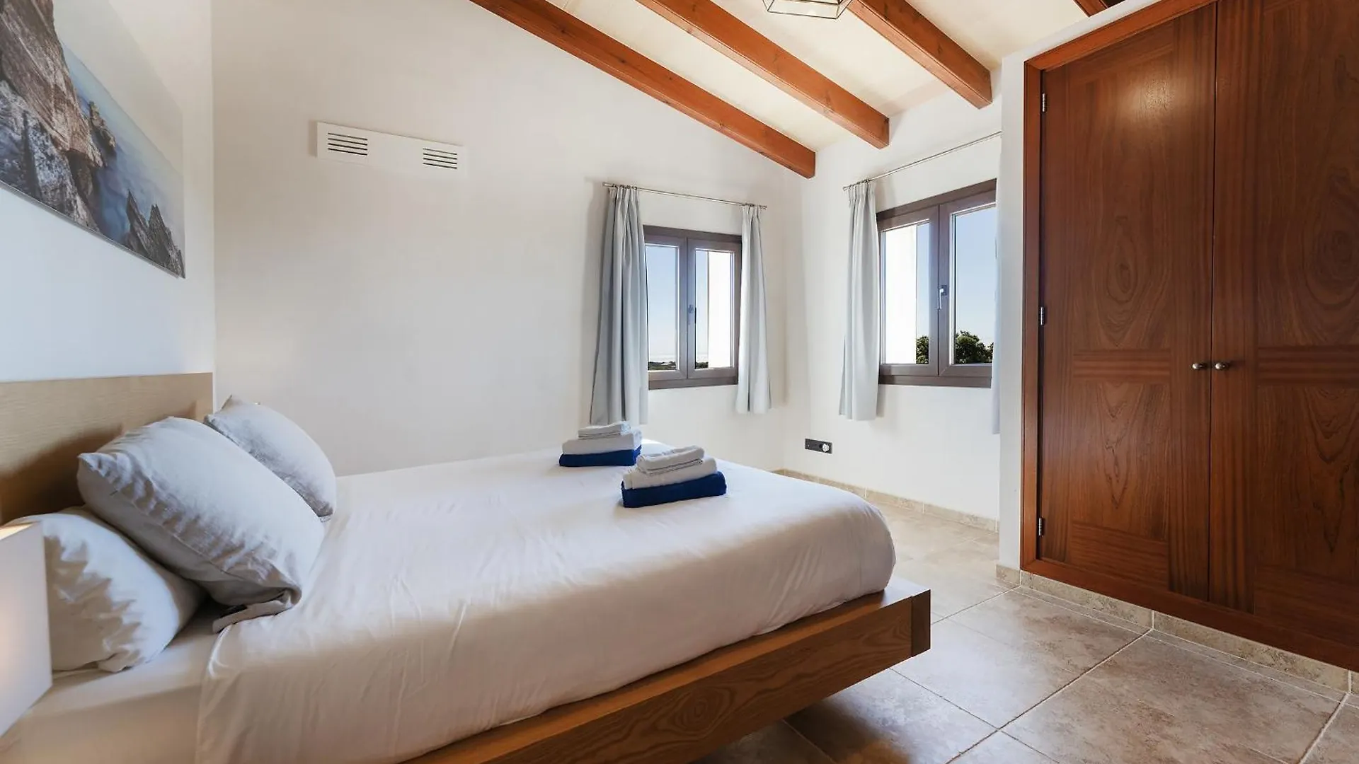 Finca Sa Pletassa 8 Pax Wifi Piscina Jardin Bbq S'Horta Spain